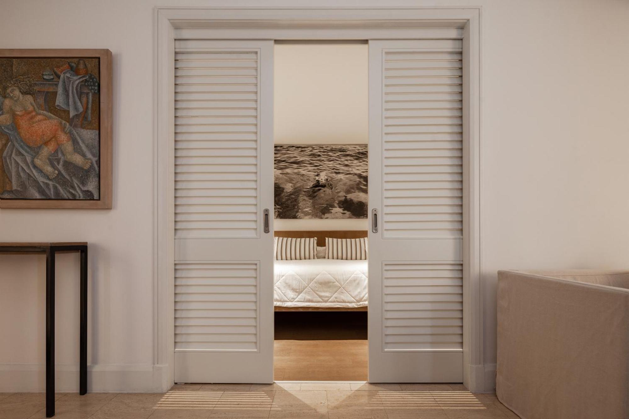 Almyra Paphos Exterior foto A pocket door