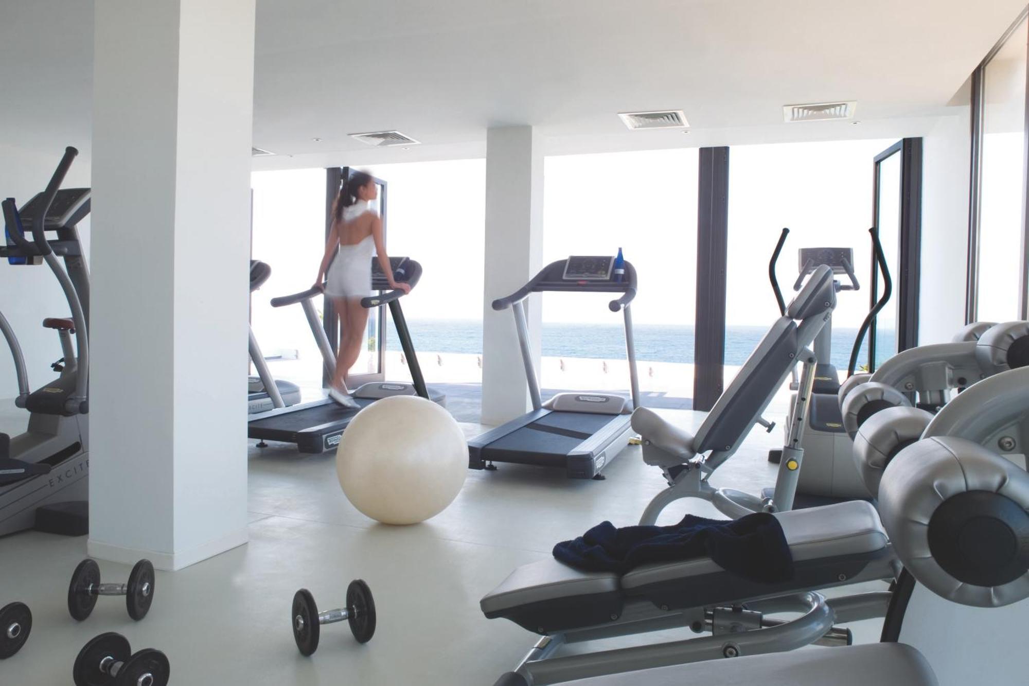 Almyra Paphos Exterior foto A gym