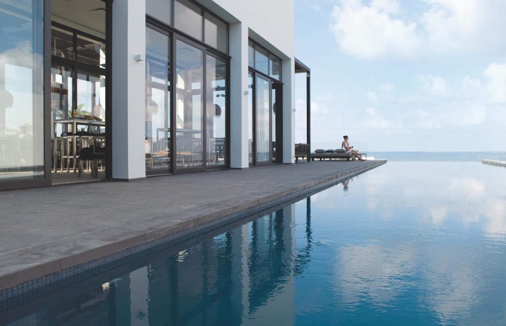 Almyra Paphos Exterior foto Infinity pool